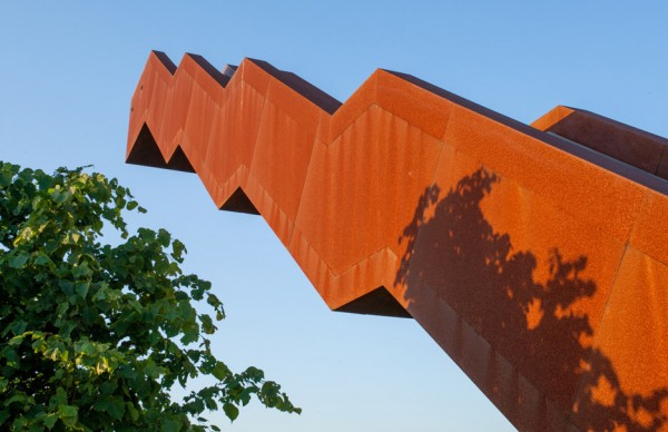 Vlooyberg Tower by Close to Bone