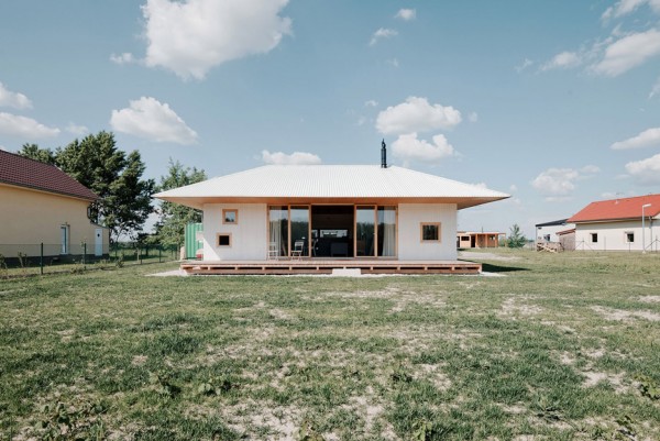 The Lake House project by JRKVC Architects in Slovakia