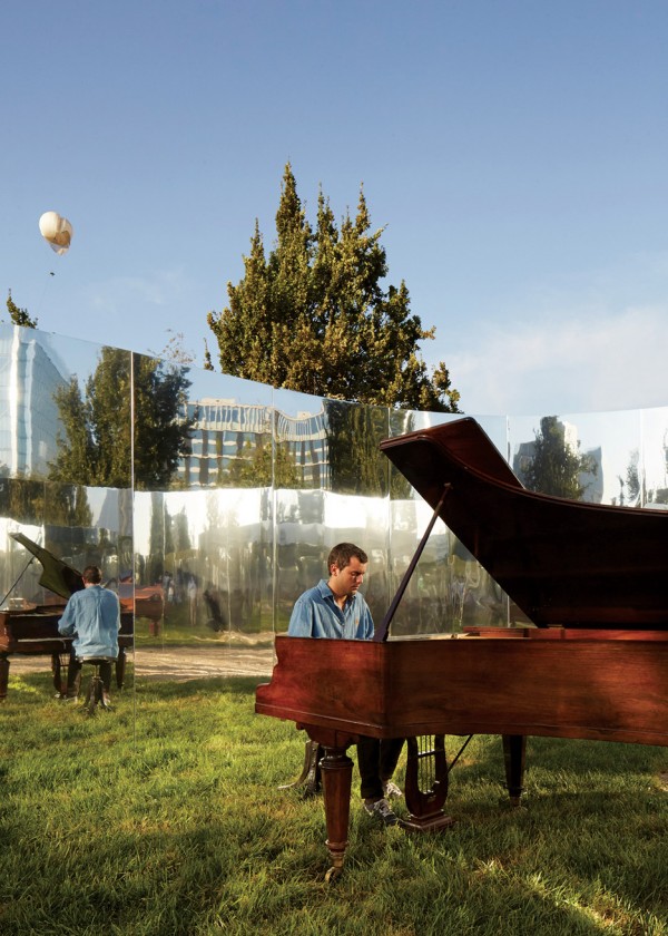 yap-constructo-6-your-reflection-guillermo-hevia-garcia-nicolas-urzua-pavilion-architecture-installation-mirrors-santiago-chile_dezeen_936_2
