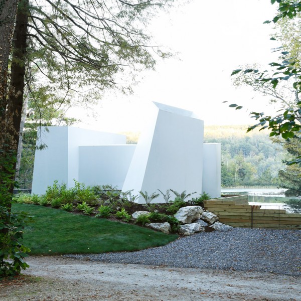 Lake House by Taylor and Miller Architecture and Design