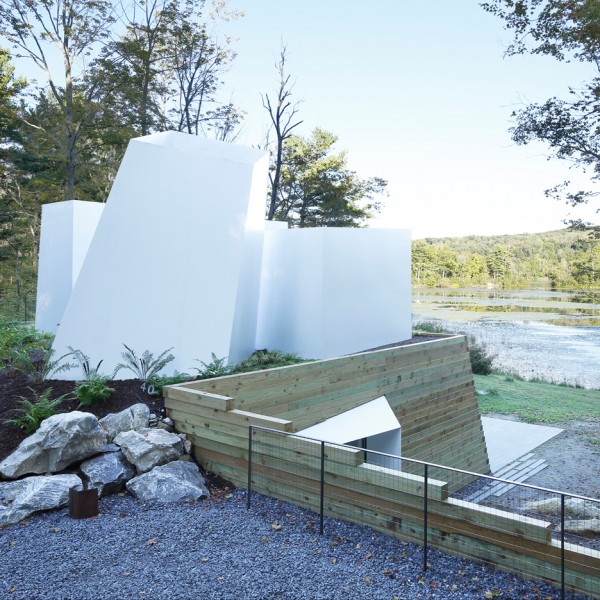 Lake House by Taylor and Miller Architecture and Design