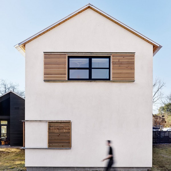 Modern Texas Prefab by Aamodt Plumb Architects