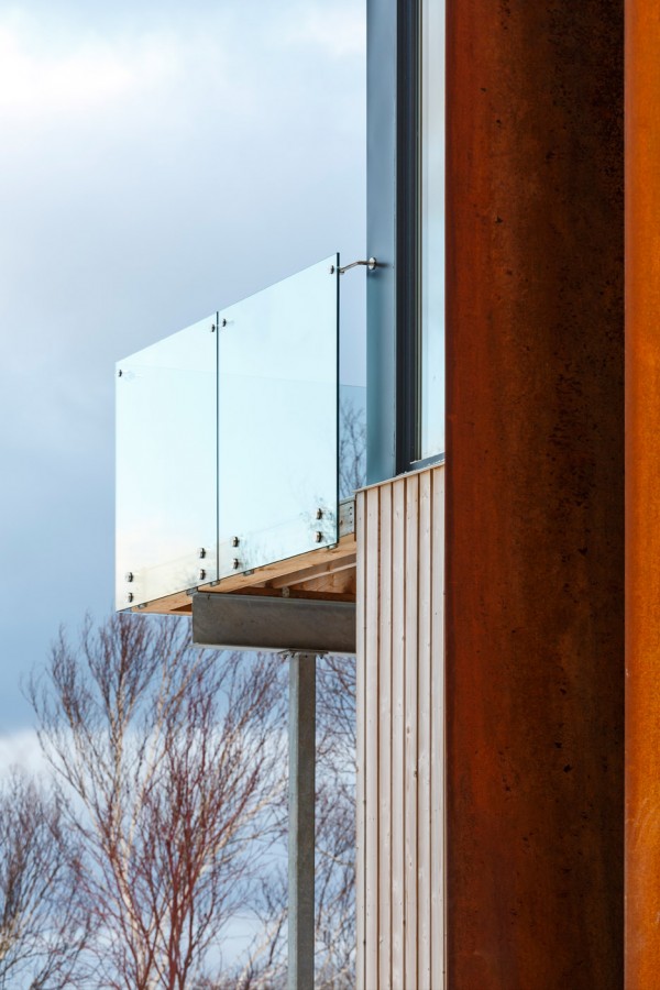 Rabbit Snare Gorge cabin by Design Base 8 and Omar Gandhi