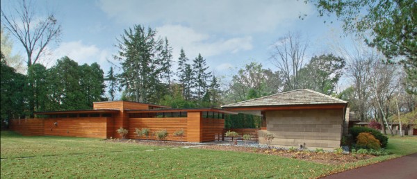 The Adelman House designed by Frank Lloyd Wright has been Renovated by Kubala Washatko Architects