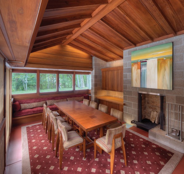 The Adelman House designed by Frank Lloyd Wright has been Renovated by Kubala Washatko Architects