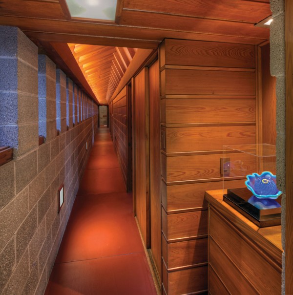 The Adelman House designed by Frank Lloyd Wright has been Renovated by Kubala Washatko Architects
