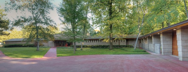 The Adelman House designed by Frank Lloyd Wright has been Renovated by Kubala Washatko Architects