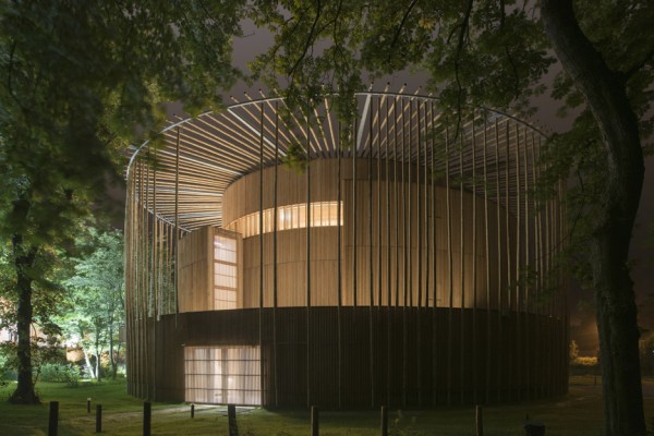 andrew-todd-theatre-pas-de-calais-globe-elizabethan-france-cross-laminated-timber_dezeen_936_25