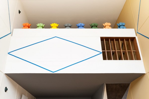 appartement-50-alessandro-mendini-cite-radieuse-corbusier_dezeen_936_7