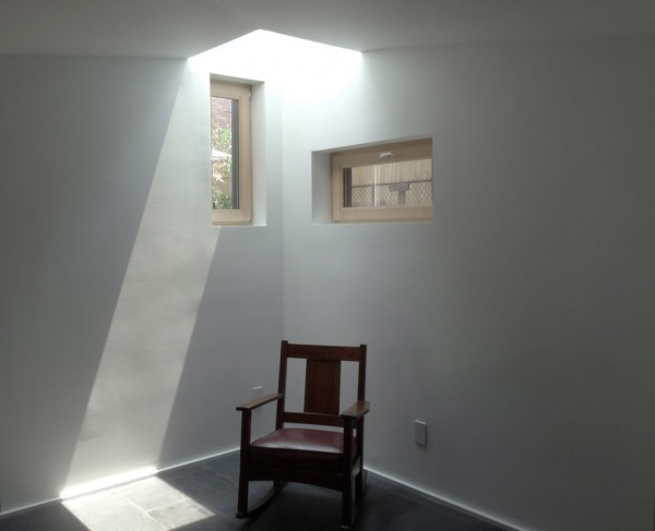 Blurring Boxes residential extension in Brooklyn, New York City, USA by Architensions. Photograph by Cameron Blaylock