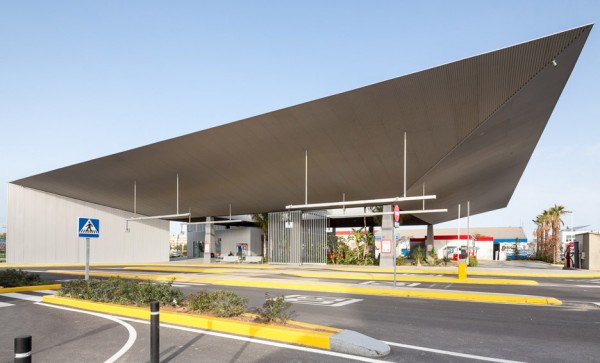 Bus station in Santa Pola, Spain designed by Manuel Lillo and Emilio Vicedo