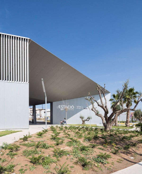 Bus station in Santa Pola, Spain designed by Manuel Lillo and Emilio Vicedo