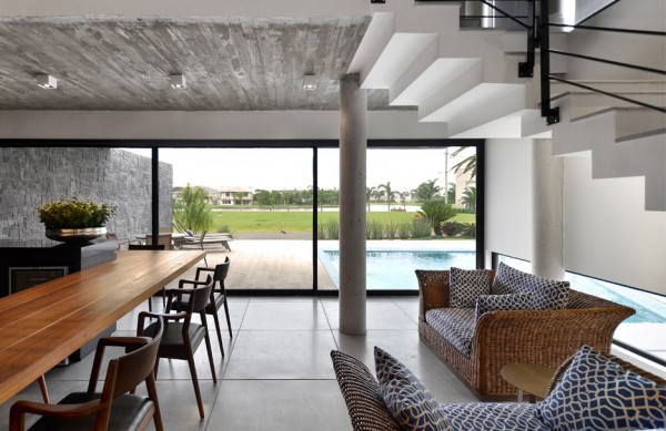 Casa Bosques by Studio Colnaghi Arquitetura, concrete residential architecture in Xangrilá, Brasil