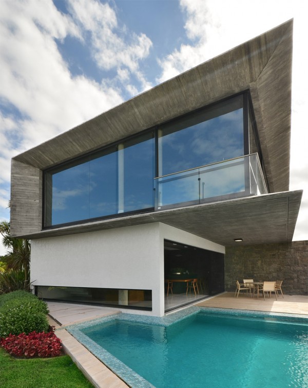 Casa Bosques by Studio Colnaghi Arquitetura, concrete residential architecture in Xangrilá, Brasil
