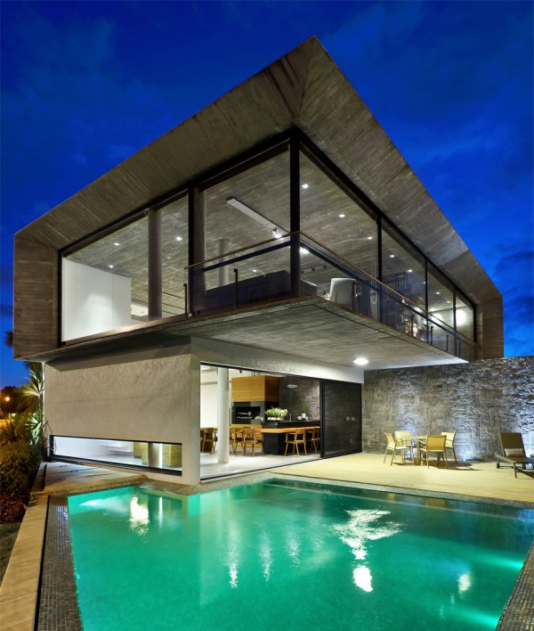 Casa Bosques by Studio Colnaghi Arquitetura, concrete residential architecture in Xangrilá, Brasil