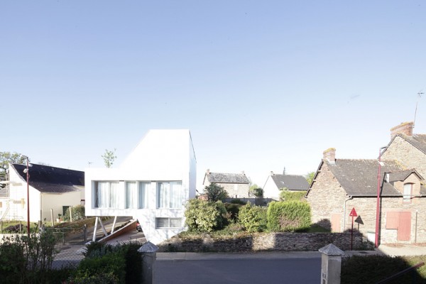 Flying Box Villa by 2A Design, residential architecture in Rennes, France