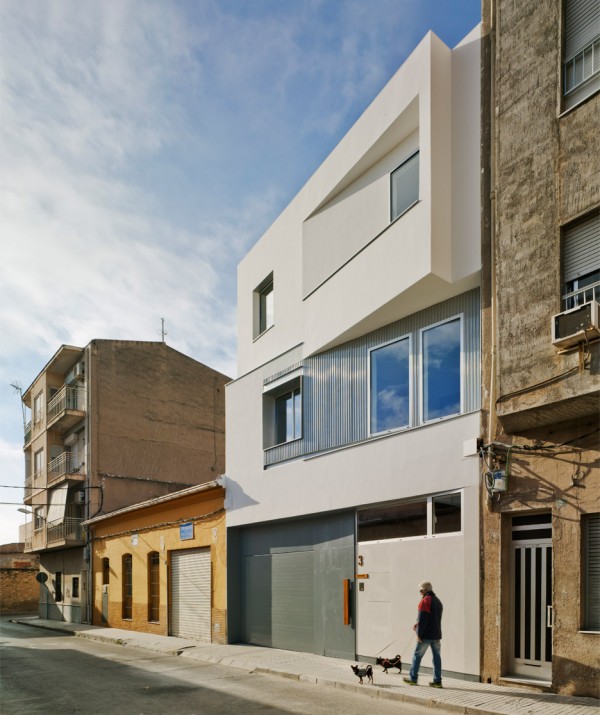 House F&M in Spain is designed by Luis Navarro Jover and Carlos Sánchez García