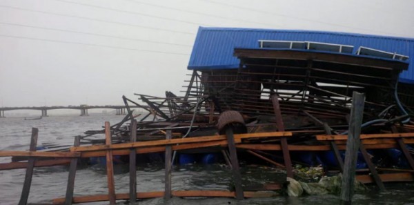 Kunlé Adeyemi's Makoko floating school destroyed after "abrupt collapse"