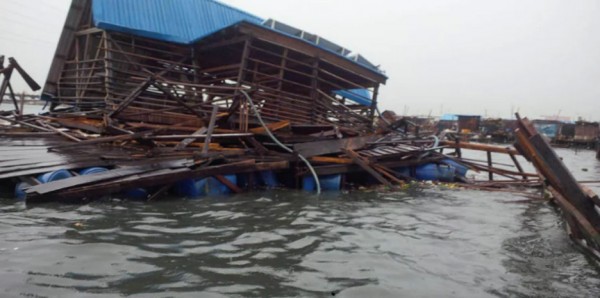 Kunlé Adeyemi's Makoko floating school destroyed after "abrupt collapse"