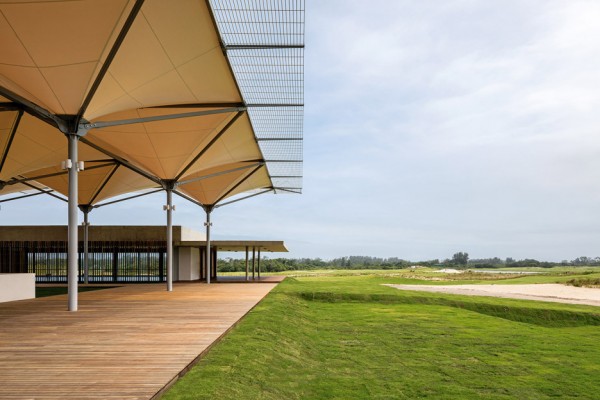 Olympic Golf Course by Rua Arquitetos