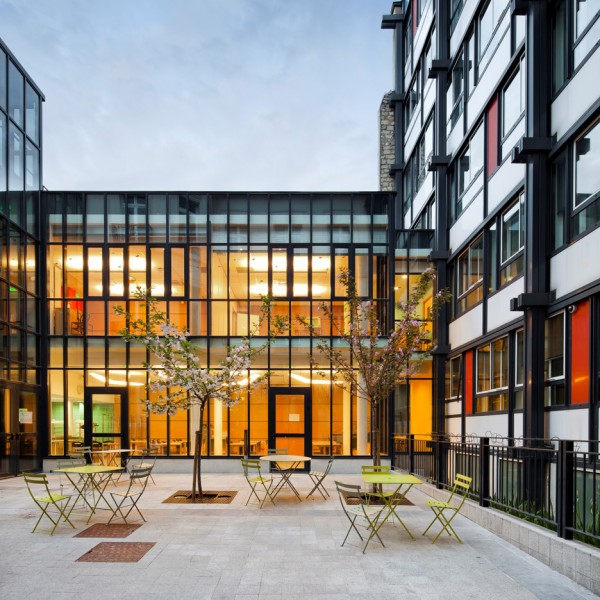 Psychiatric hospital extension in Paris by Atelier 2+1