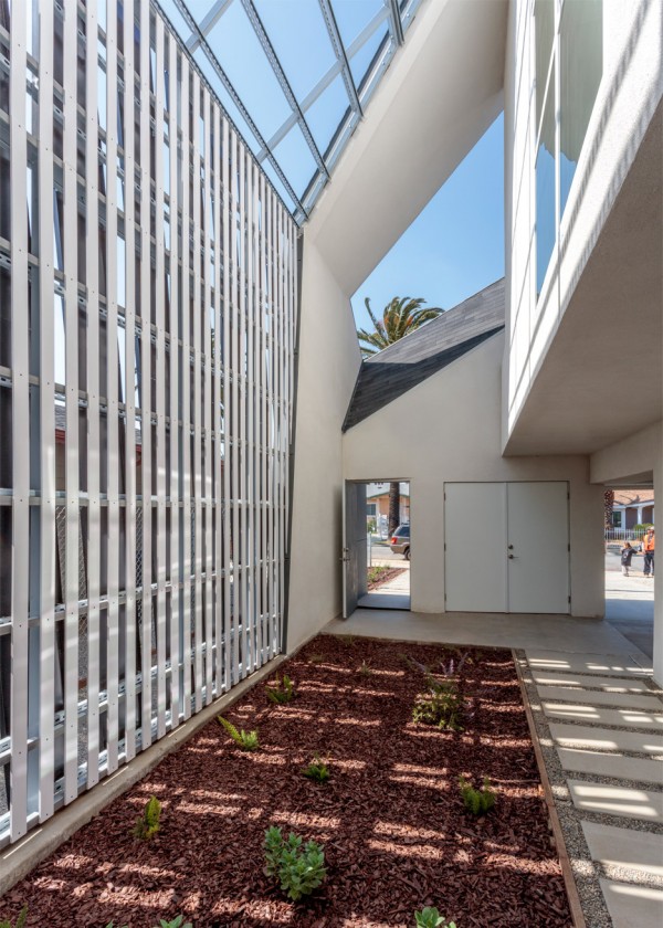 IVRV House by Sci-Arc and Habitat for Humanity LA, affordable architecture in Los Angeles, California, USA. Photograph by Joshua White