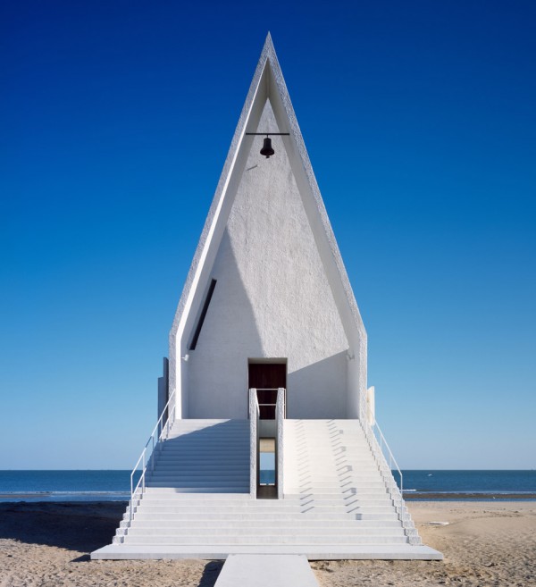 Seashore Chapel by Vector Architects