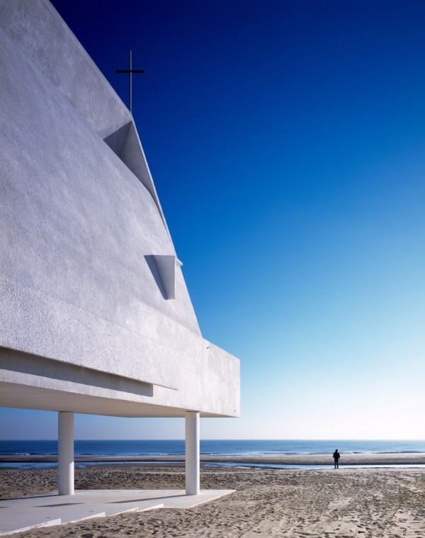 Seashore Chapel by Vector Architects
