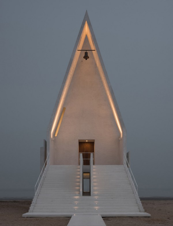 Seashore Chapel by Vector Architects