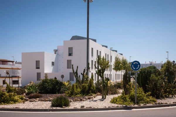 Social housing by Kauh Arquitectos in Conil de la Frontera in Spain