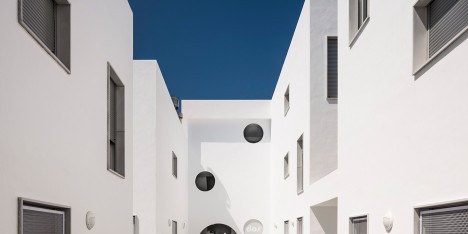 Social housing by Kauh Arquitectos in Conil de la Frontera in Spain