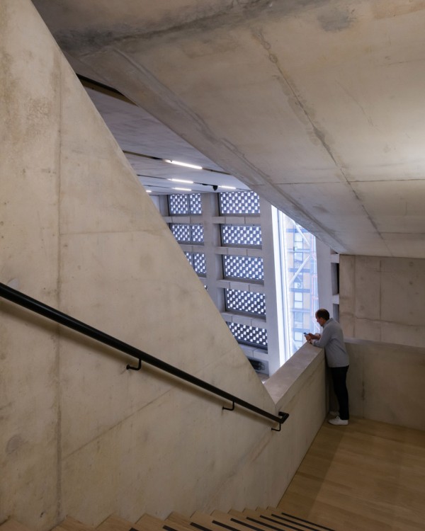 tate-modern-extension-herzog-de-meuron-london-jim-stephenson_dezeen_936_25
