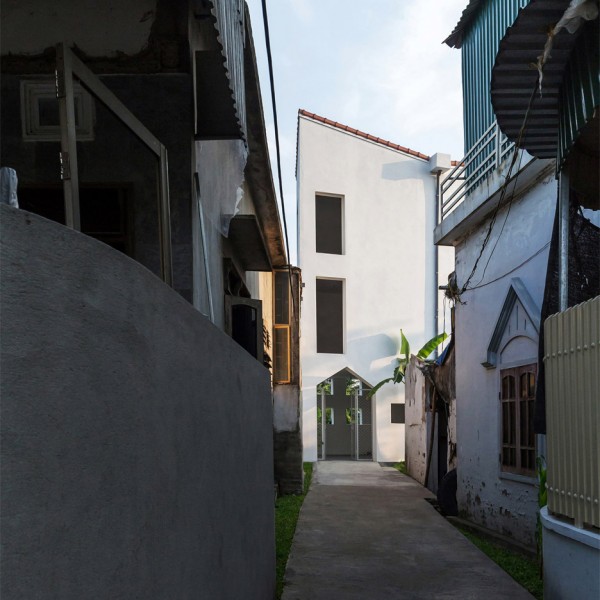 The Cul-de-sac house by Nguyen Khac Phuoc Architects