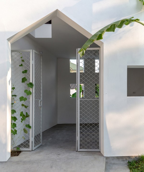 The Cul-de-sac house by Nguyen Khac Phuoc Architects