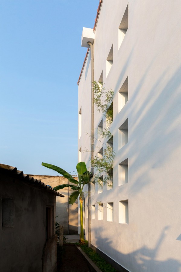 The Cul-de-sac house by Nguyen Khac Phuoc Architects