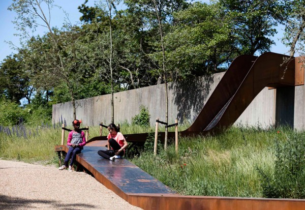 The Loop designed by Holscher Nordberg Architects connects areas of a Danish social housing development