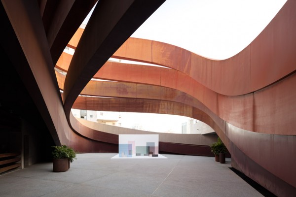 The Space Inbetween Nendo retrospective exhibition at the Museum Holon in Israel. Photograph by Takumi Ota