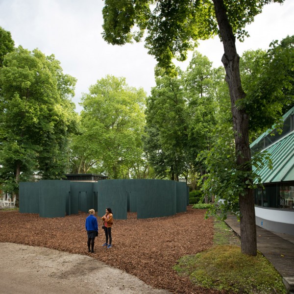 vara-pavilion-pezo-von-ellrichshausen-circles-venice-architecture-biennale-2016_dezeen_936_1