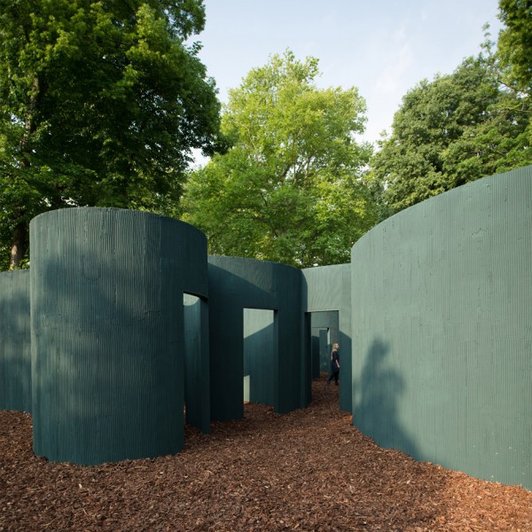 vara-pavilion-pezo-von-ellrichshausen-circles-venice-architecture-biennale-2016_dezeen_936_3