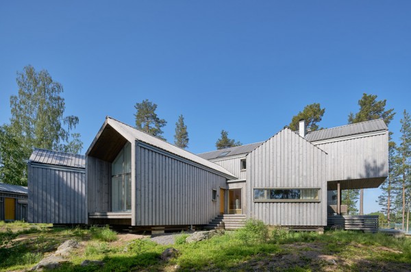 Murman Arkitekter completes a Swedish villa that fans out in all directions