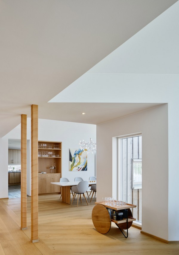 Murman Arkitekter completes a Swedish villa that fans out in all directions