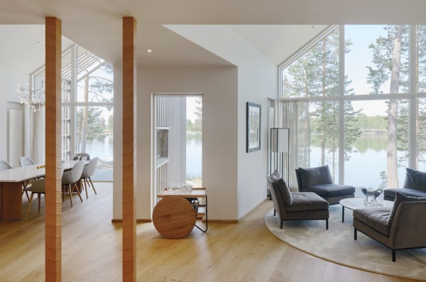 Murman Arkitekter completes a Swedish villa that fans out in all directions