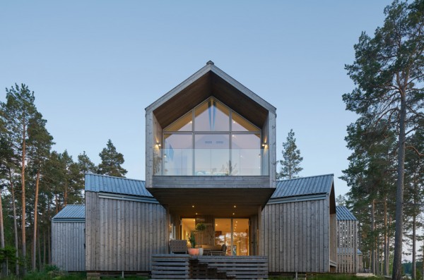 Murman Arkitekter completes a Swedish villa that fans out in all directions