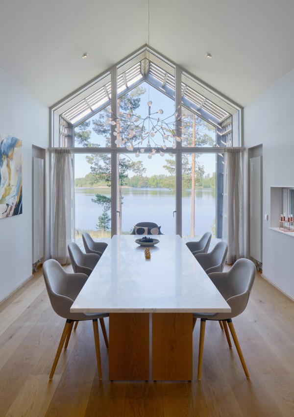 Murman Arkitekter completes a Swedish villa that fans out in all directions