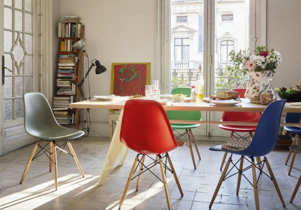 vitra-eames-plastic chair_dezeen_936