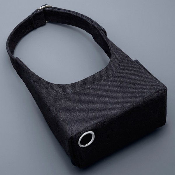 VR mask by Mona turns a users iphone into a virtual reality device