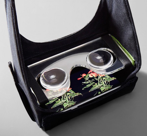 VR mask by Mona turns a users iphone into a virtual reality device