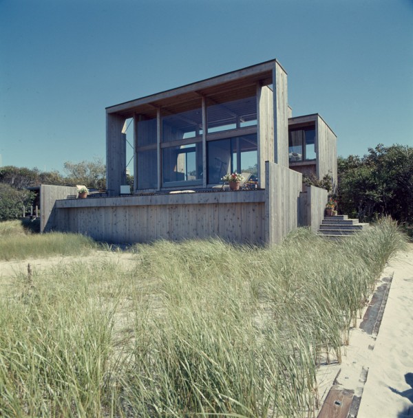 252 Bay Walk by Horace Gifford, 1972-75. Addition, 1977