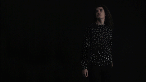 Nikolas Bentel designs shirts that react to changes in pollution