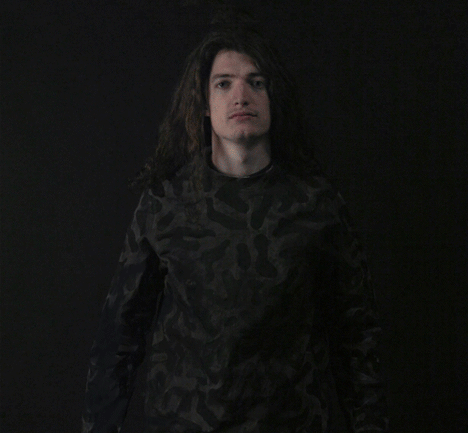 Nikolas Bentel designs shirts that react to changes in pollution